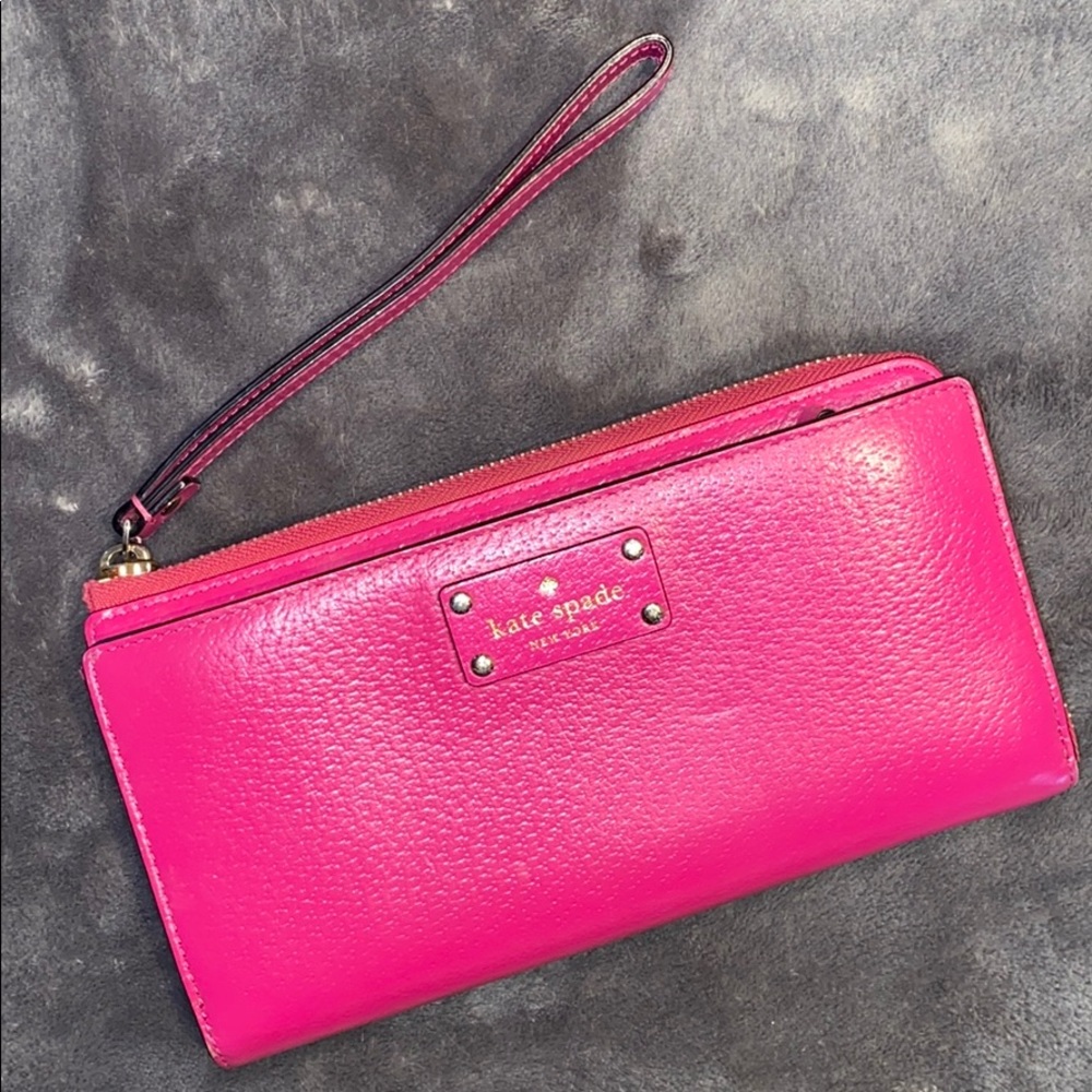 KATE SPADE WRISTLET 💗